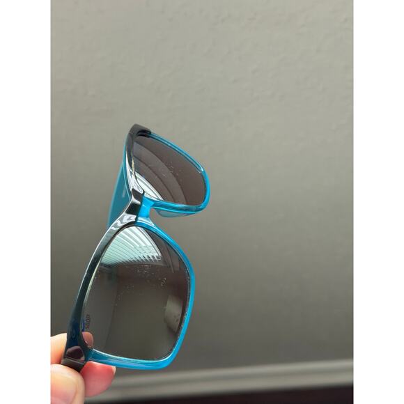 Costa Ocearch Ana Polarized Sunglasses Sea Glass Copper Silver Mirror 06S9053 main image 13